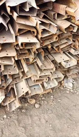 Menerima smua besi tua dan barang bekas bongkaran
