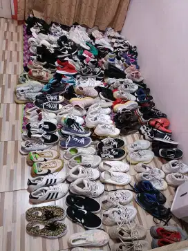 Sepatu sneaker second