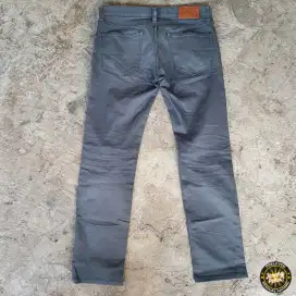 Celana Levis Uniqlo T-000