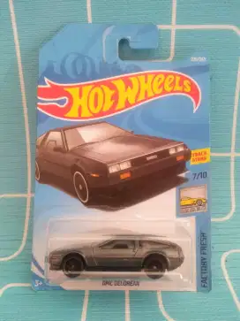 Hot Wheels Reguler DMC Delorean Error Hadap Kiri