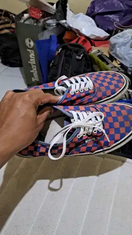 Sepatu vans checkerboard rare biru merah size 44 jual cepat murah Bu