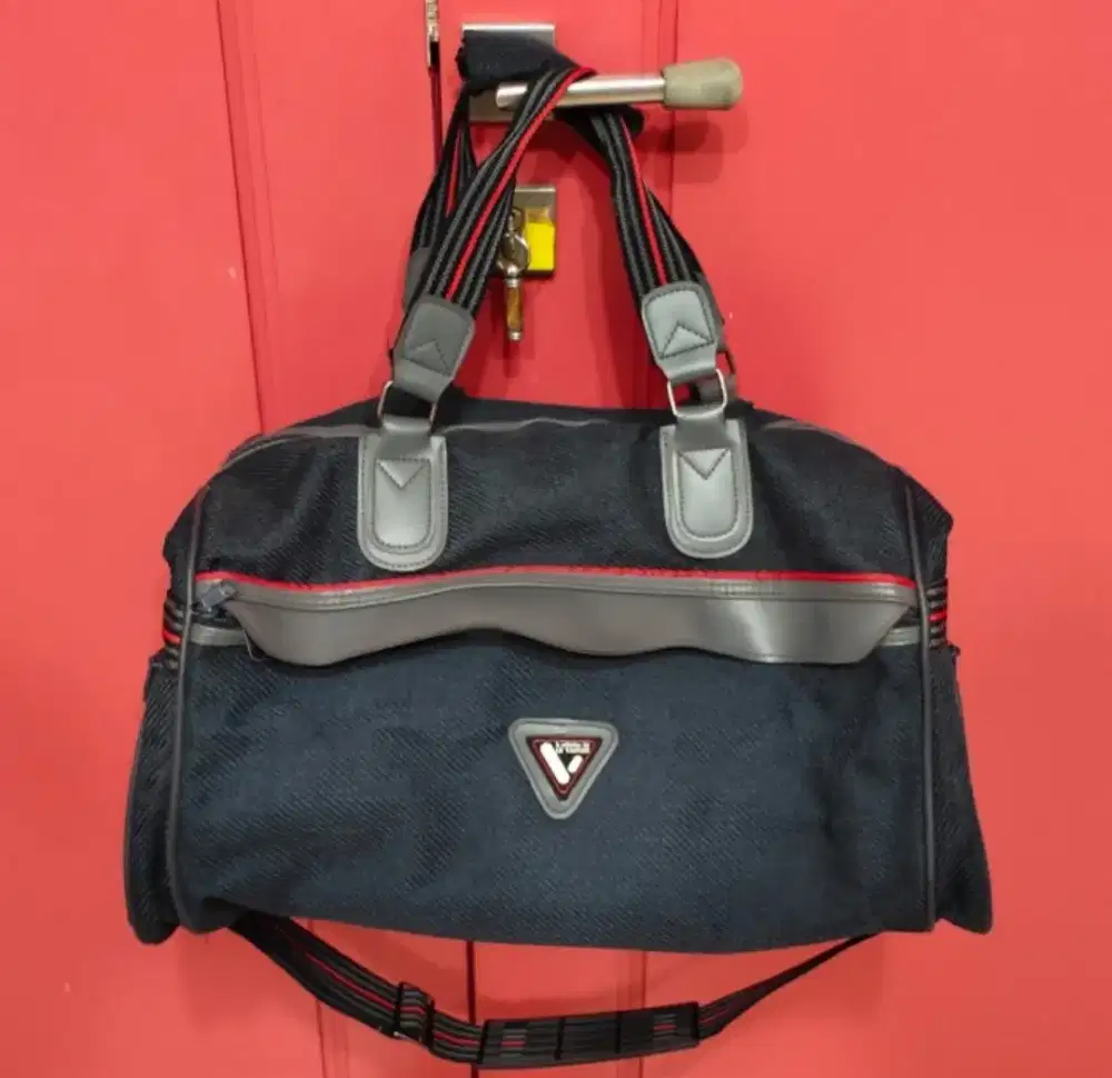 Dijual Tas Selempang Brand Le Vangee Size P45cm L31cm T24cm