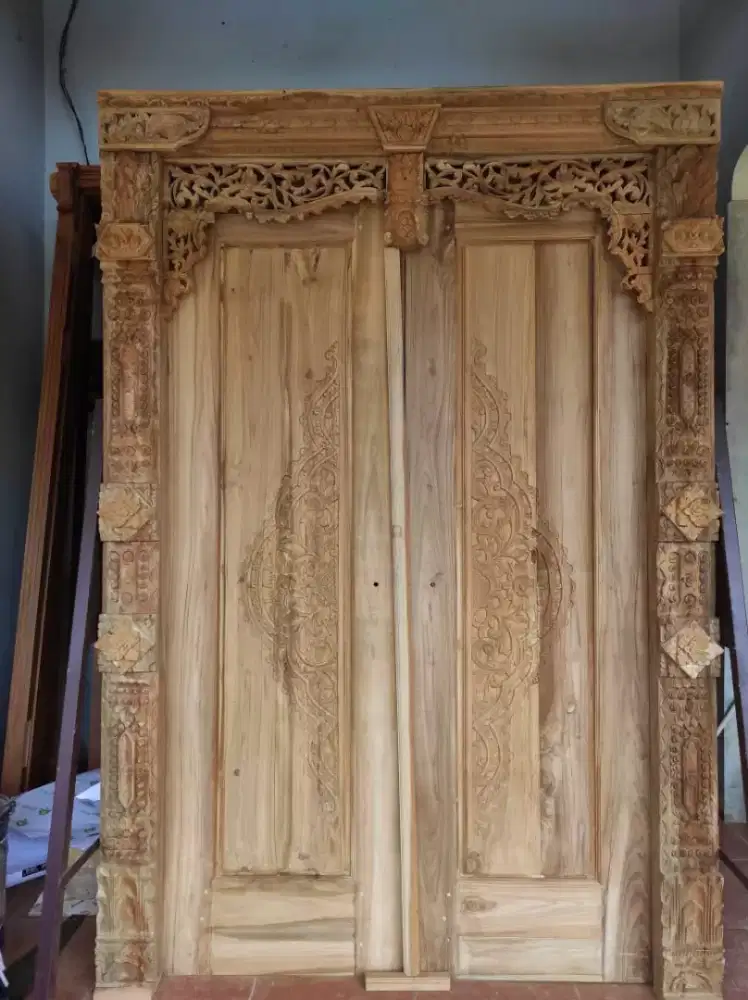 Kusen pintu jati