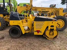 Tandem roller SAKAI 4ton SW350 SW500 TW500 built up Tangerang