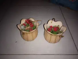Vas bunga warna putih