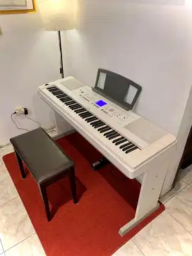 Piano Yamaha DGX-650 White Arius Clavinova Electone Roland Digital