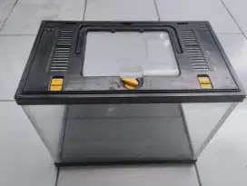 Akuarium akrilik dan tutup. Panjang 30x22 dan 40x27