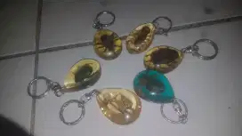 gantungan kunci unik fosil serangga