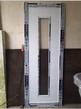 Pintu panel aluminium kombinasi kaca