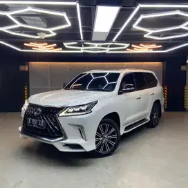 Low km!!! Lexus LX570 2019 Bensin