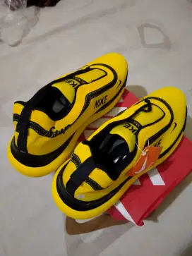 Sepatu olah raga