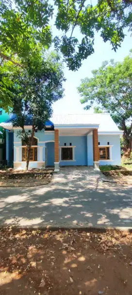 Dijual Rumah posisi sudut dalam kompleks bukit baruga