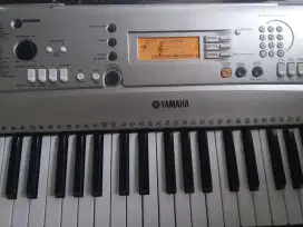 Keyboard YAMAHA PSR E313. Bs recording. Kondisi bgs