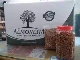 Kacang Almond Mentah / Raw Almond (Exp July 2022)