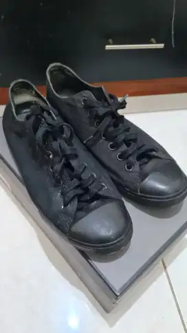 Sepatu Converse Hitam Size 44