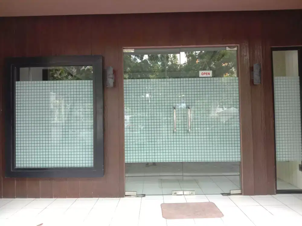 Stiker kaca film sanblas kantor