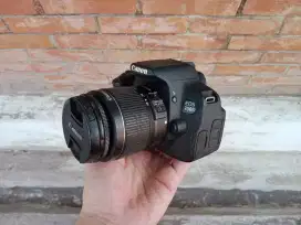 Canon Eos 700D + Lensa Kit Normal Murah