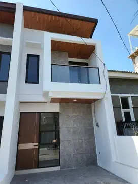 Jual cepat ??Rumah 2 lantai Royal paka dekat dengan kampus UPN