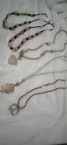 Kalung kalung etnik