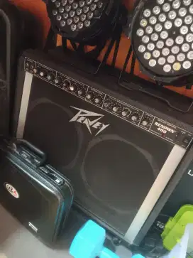 PEAVEY RENOWN 400