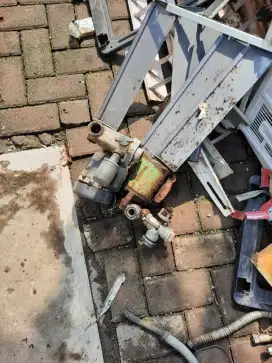 Jual beli rombeng mesin rusak dan segala macam barang bekas