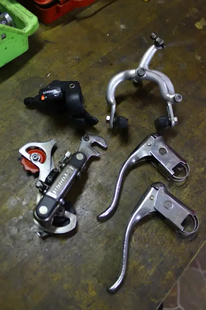 part second (u brake, shifter, RD, brake lever)