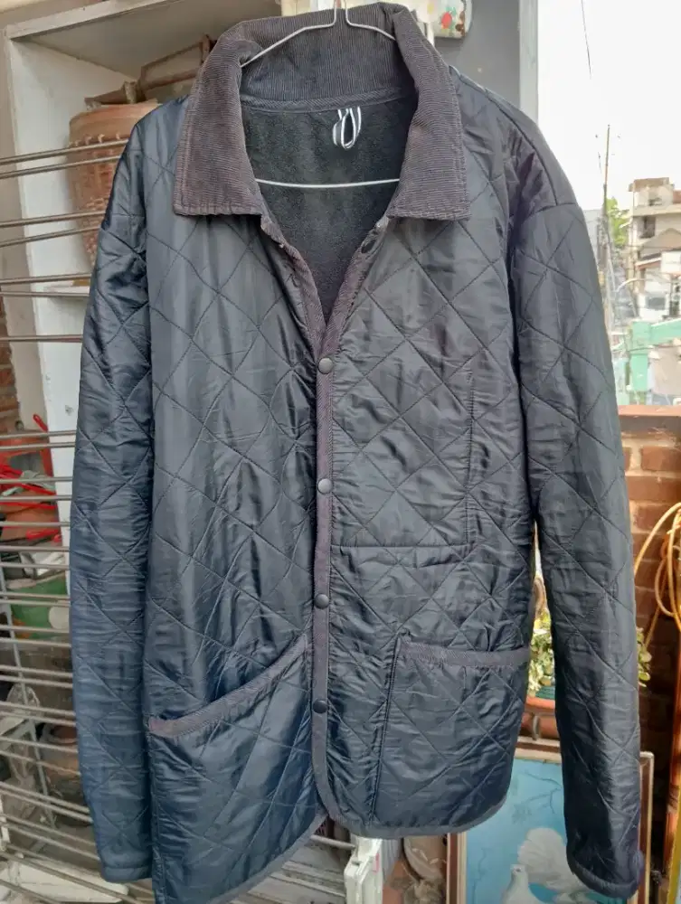 Jaket tebal halus warna hitam