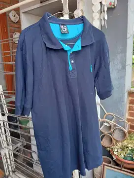 Kaos berkerah warna biru