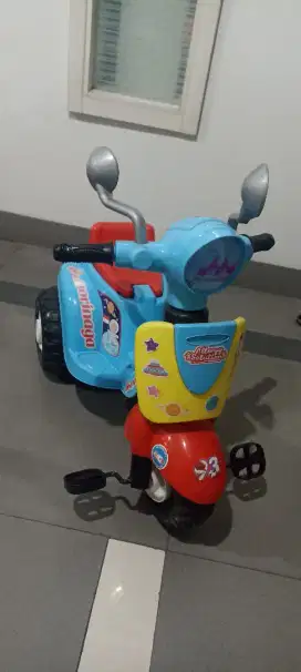 Sepeda anak dijual sesuai foto, bekas hadiah