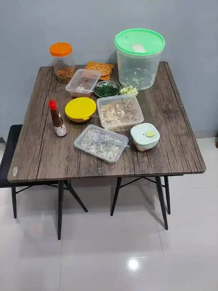 Meja Makan Informa bagus dan murah