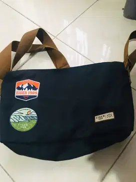 Tas Eiger Model Selempang Gunung