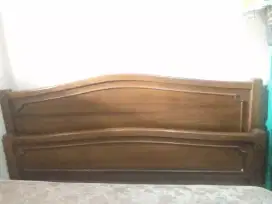 Tempat tidur jati