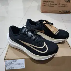 Sepatu Nike Zoom Fly 5 no 44 Original BNIB