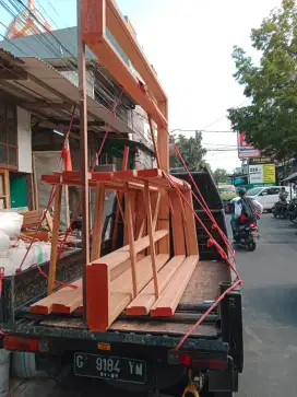 KUSEN KUSEN PINTU DARI BAHAN KAYU BARU DAN BEKAS