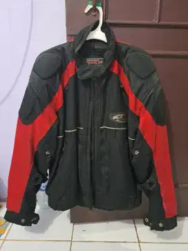 Jaket motor merk KOMINE