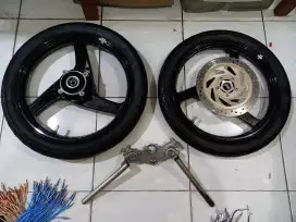 Velg pelek asli original ori copotan cabutan kawasaki ninja rr r cakep