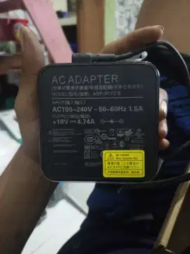 ADAPTOR ASUS 19V  4,7A
