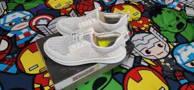 Skechers Delson Verden size 41 warna white,BNIB 100% authentic