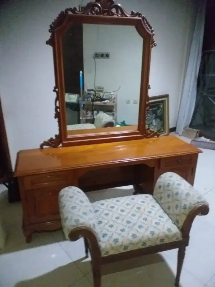 Meja rias kayu jati