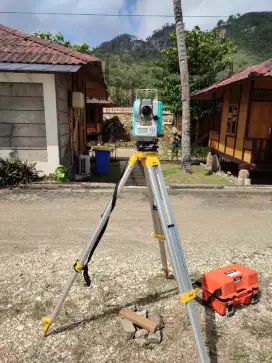Surveyor Ukur Tanah Topografi
