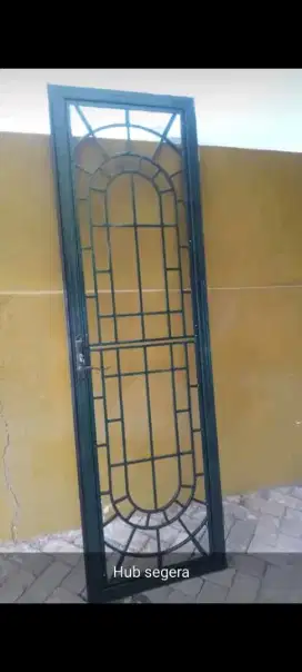 Tralis pintu dobel