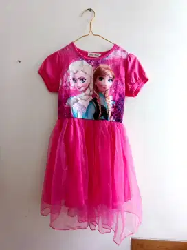 Baju terusan pink motif frozen