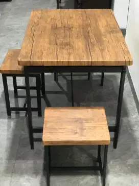 Meja makan 4 bangku