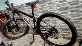 Sepeda Polygon Premier 4 Black Hitam