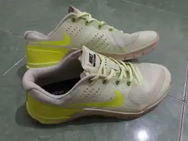 Sepatu second nike metcon 2
