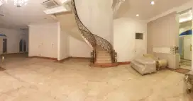 Disewakan Rumah Mewah Medit PIK kondisi siap huni