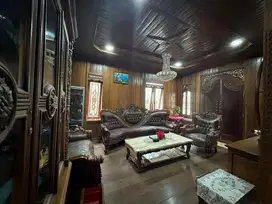 Di Jual Rumah (Unik dan Langka)