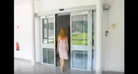 Pintu terbuka otomatis bergaransi