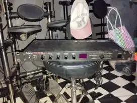 Digital echo Roland RE800 made in taiwan