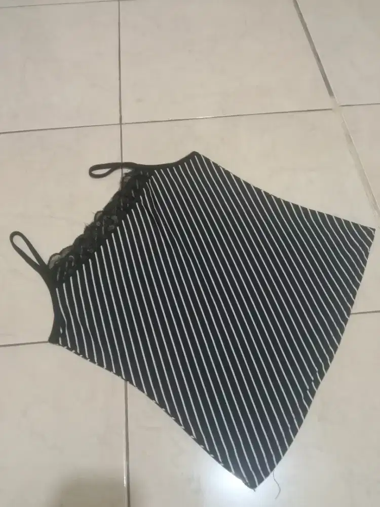 4 pcs Kamisol/Tank Top/Daleman Baju